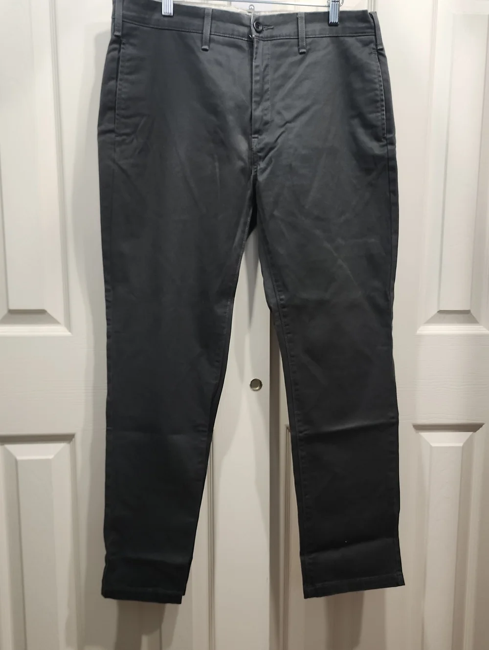 Levi's Men's Grey Straight Chinos 33x30
